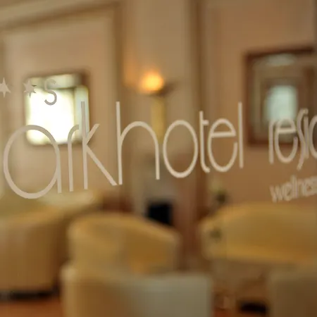 Parkhotel ホテル 4*