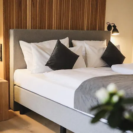 Parkhotel ホテル 4*