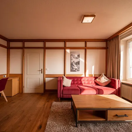 Parkhotel - Suedtirols Noerdlichster Punkt Hotell