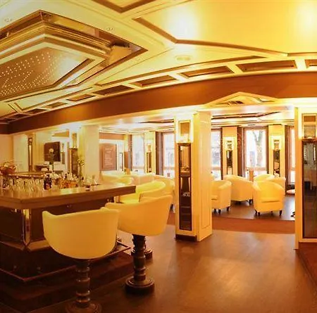 Parkhotel ホテル 4*
